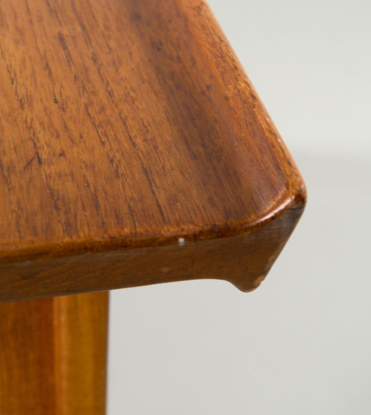 Bild 2 zu Objekt, Beistelltisch 'FD 635', 1960er Jahre, Finn Juhl, France & S&oslash;n, Kopenhagen, 116C 186