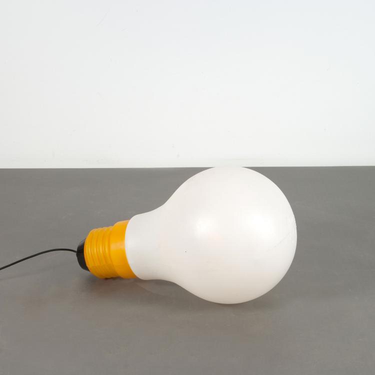 Bild 1 zu Objekt, 'Bulb Bulb' pendant light, 1980, Ingo Maurer, Design M, Ingo Maurer, M&uuml;nchen, 119C 96