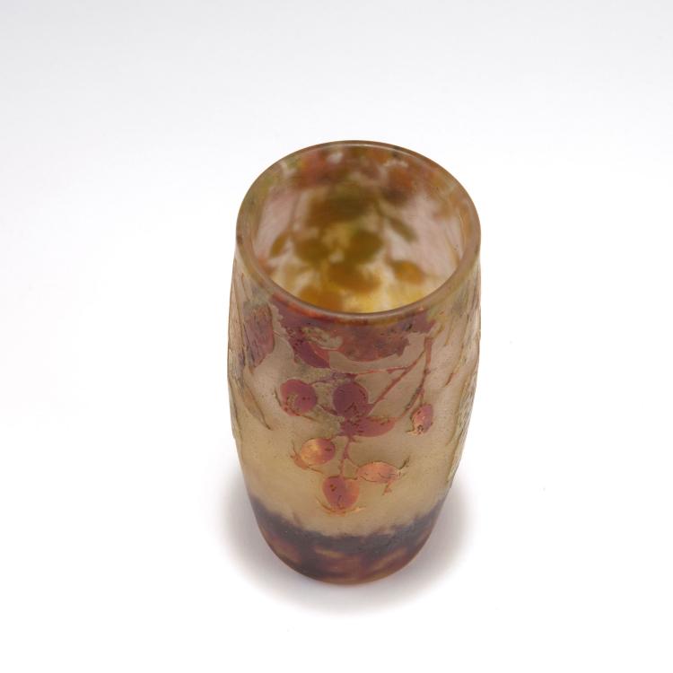 Bild 1 zu Objekt, Bechervase 'Les fruits rouges de l'&eacute;glantier', 1913, Henri Berg&eacute;, Daum Fr&egrave;res, Nancy, 117A 99