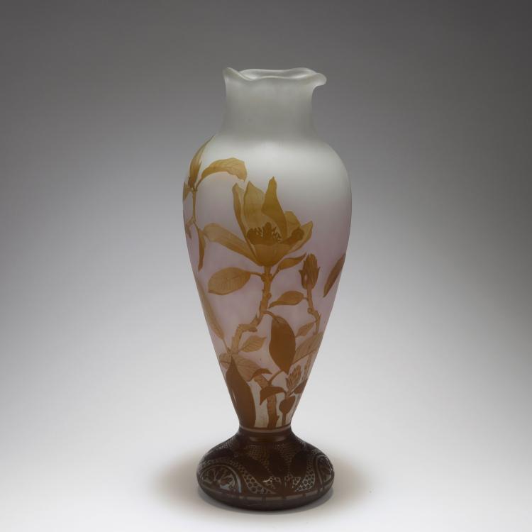 Bild 1 zu Objekt, Gro&szlig;e Vase 'Magnolia soulangeana', um 1900, Daum Fr&egrave;res, Nancy, 117A 34