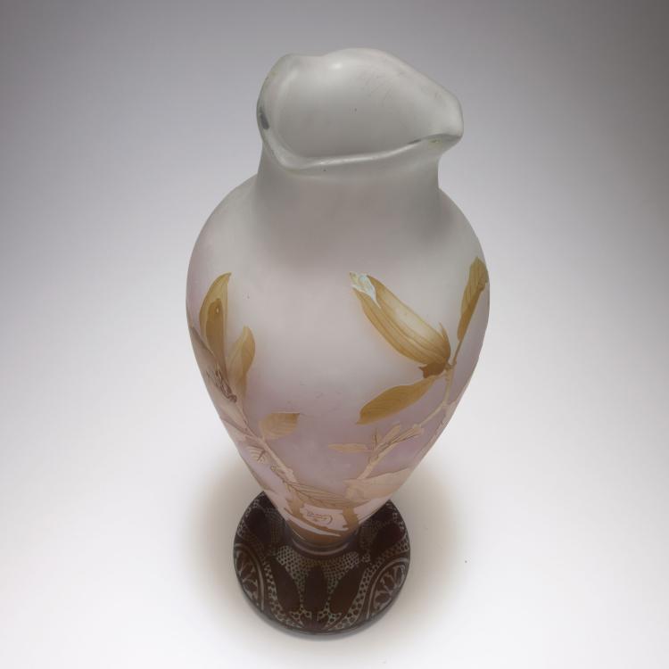 Bild 2 zu Objekt, Gro&szlig;e Vase 'Magnolia soulangeana', um 1900, Daum Fr&egrave;res, Nancy, 117A 34