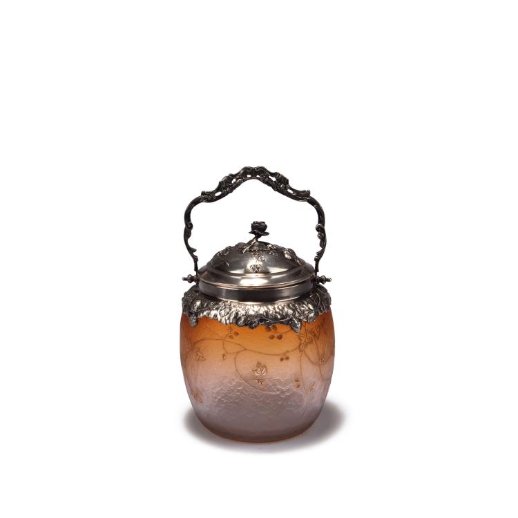 Hauptbild zu Objekt, Keksdose mit Hopfen und Erdbeeren, mit Silbermontierung, um 1895, Daum Fr&egrave;res, Nancy, 117A 23