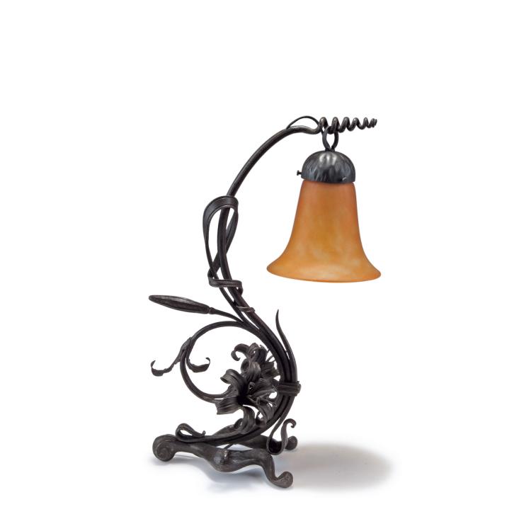 Hauptbild zu Objekt, Tischleuchte mit schmiedeeisernem Fu&szlig;, um 1910, Daum Fr&egrave;res, Nancy, 117A 88