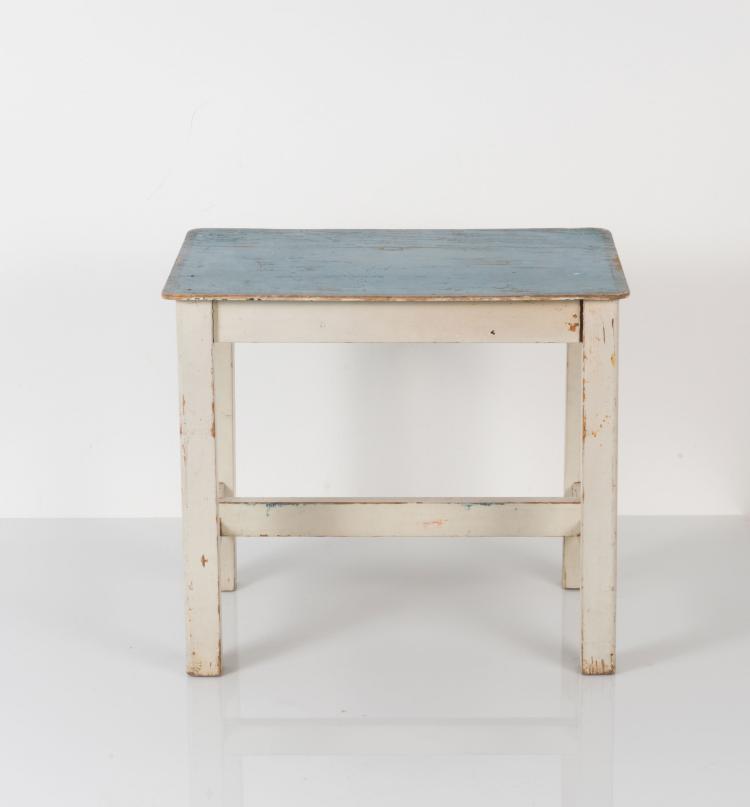 Bild 2 zu Objekt, Child's table and chair, c1930, Haagse School, den Haag, 118A 140