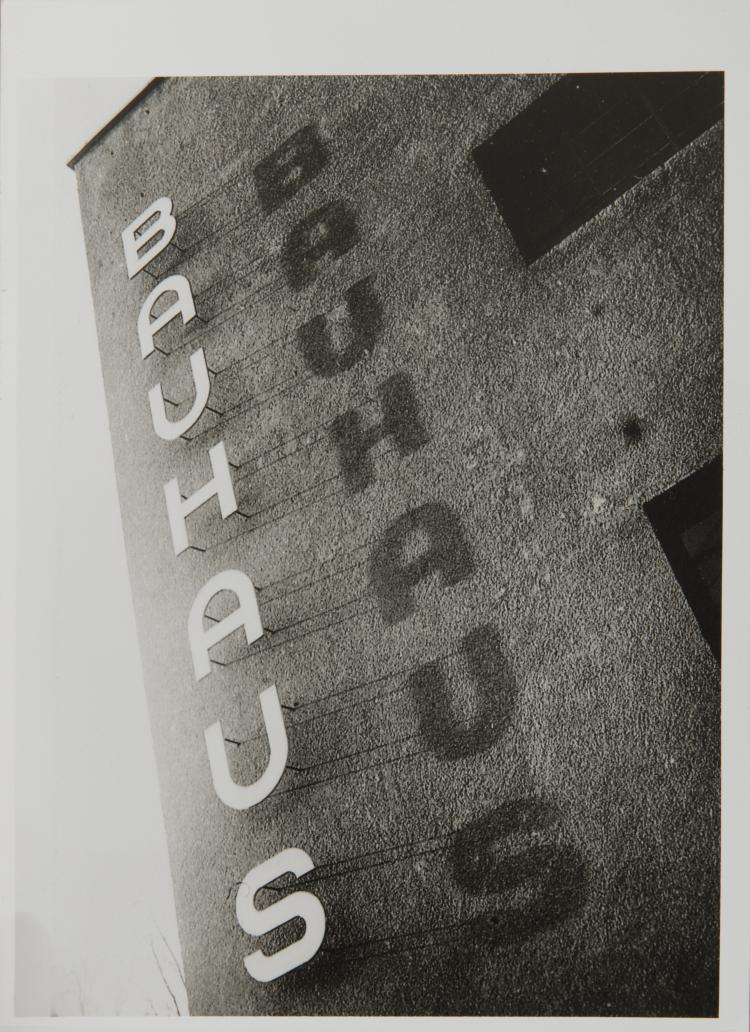 Hauptbild zu Objekt, 'Bauhaus-Schriftzug am Bauhaus-Geb&auml;ude Dessau', 1930 (1970), Iwao Yamawaki, 118B 215