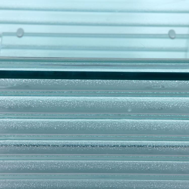 Bild 4 zu Objekt, 'Onda' sideboard on wheels, 1996, Ron Arad, Fiam, Pesaro, 119C 348