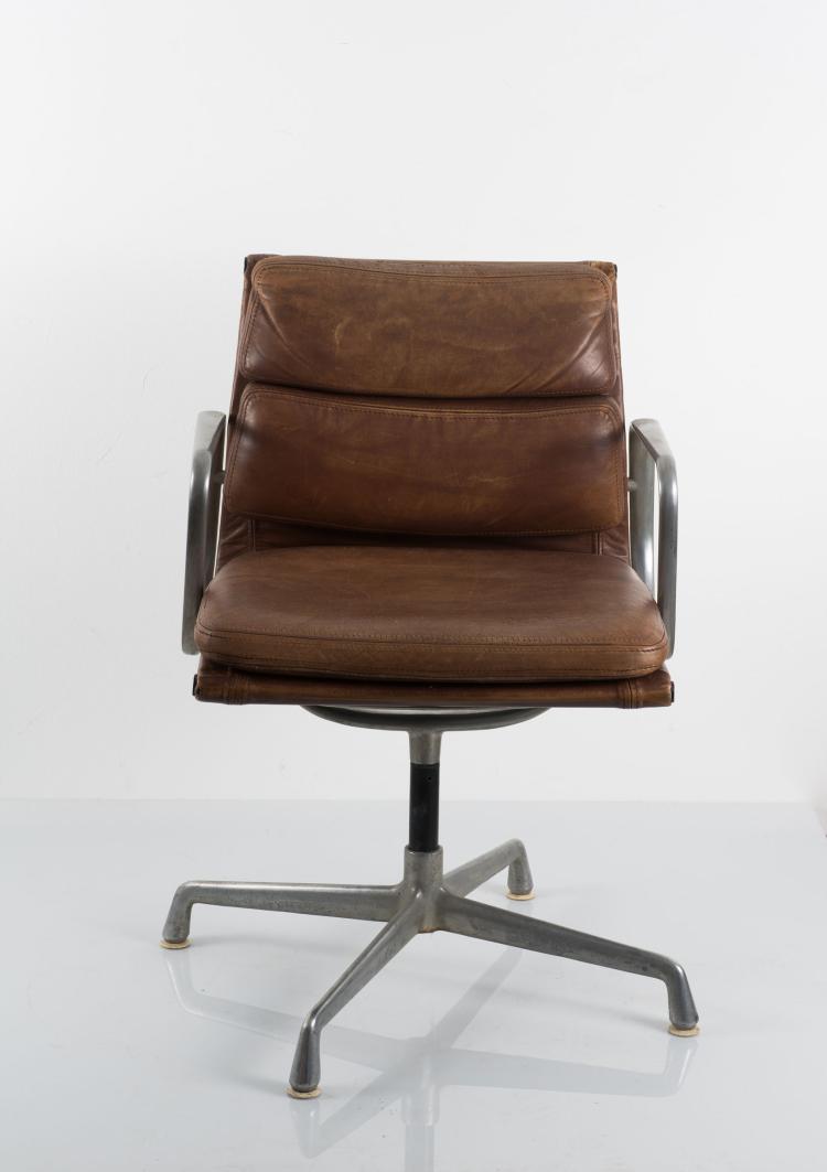 Bild 3 zu Objekt, 'Soft Pad' armchair, 1969, Charles Eames, ICF, Cadsana (zugeschrieben), 119C 332