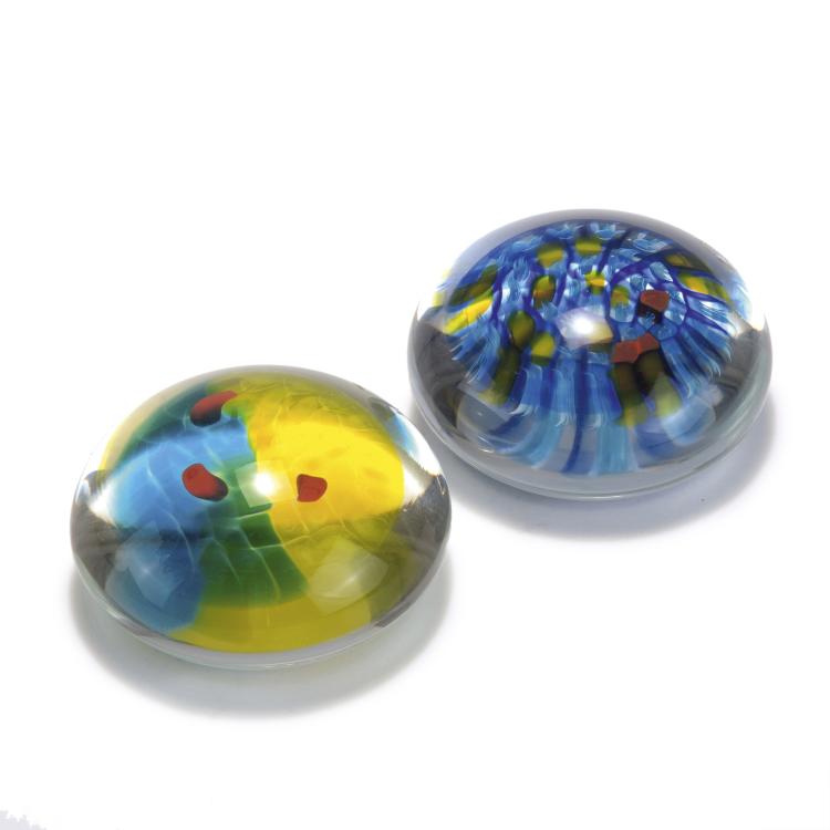 Hauptbild zu Objekt, Zwei Briefbeschwerer 'Grenadine' und 'Frisage', um 1995, Gianni Versace, Venini & C., Murano, 119B 109