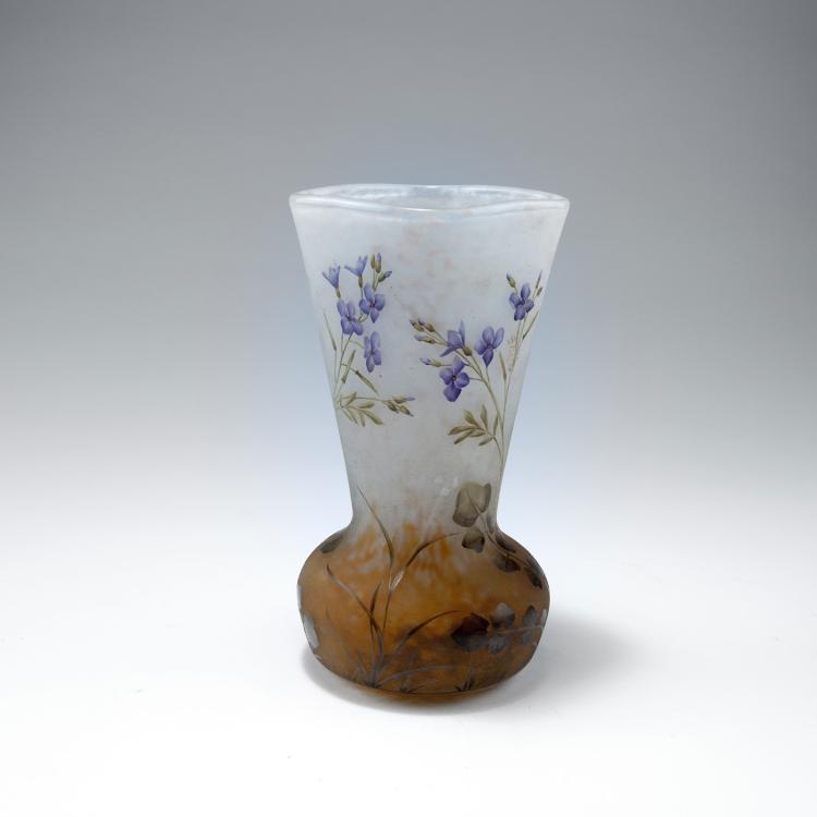 Bild 1 zu Objekt, 'Fleurs de lin' vase, c1905, Daum Fr&egrave;res, Nancy, 120 38