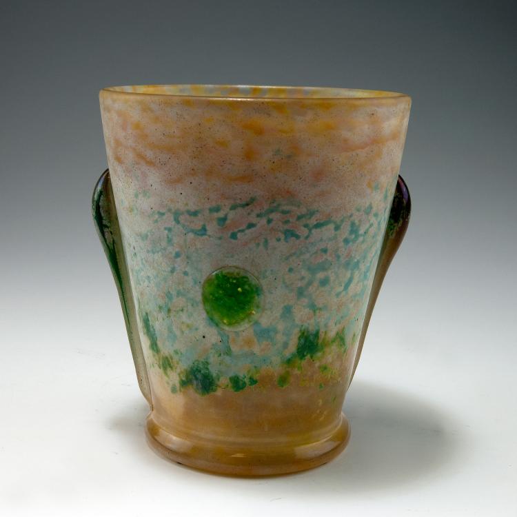 Bild 1 zu Objekt, 'Applications' vase, c1905, Daum Fr&egrave;res, Nancy, 120 37