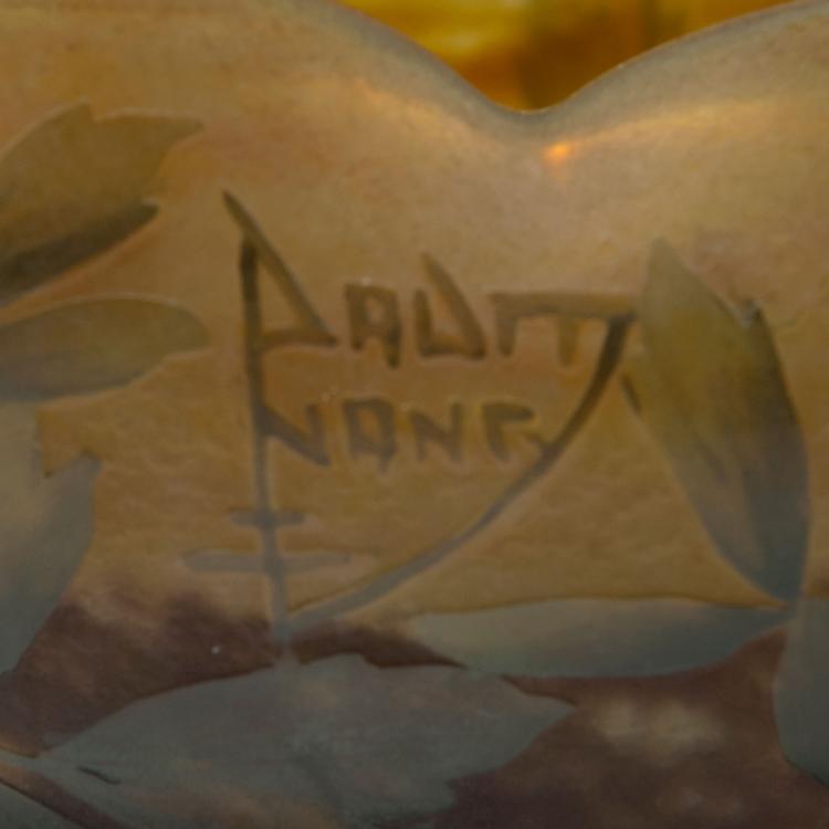 Bild 2 zu Objekt, 'Ancolies' bowl, c1910, Daum Fr&egrave;res, Nancy, 120 69