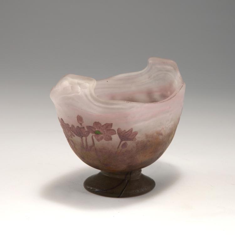 Bild 3 zu Objekt, 'Renoncules' footed bowl, 1905-10, Daum Fr&egrave;res, Nancy, 120 34