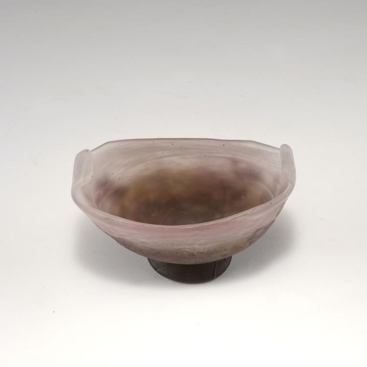 Bild 4 zu Objekt, 'Renoncules' footed bowl, 1905-10, Daum Fr&egrave;res, Nancy, 120 34