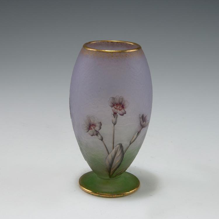 Bild 1 zu Objekt, 'Fleur de coucou' vase, c1903, Daum Fr&egrave;res, Nancy, 120 31