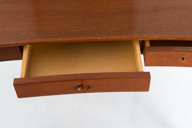 Bild 2 zu Objekt, 'Birgitta' dressing table, 1962, Carl Malmsten, Svenska M&ouml;belfabrikerna, Bodafors, 119A 43