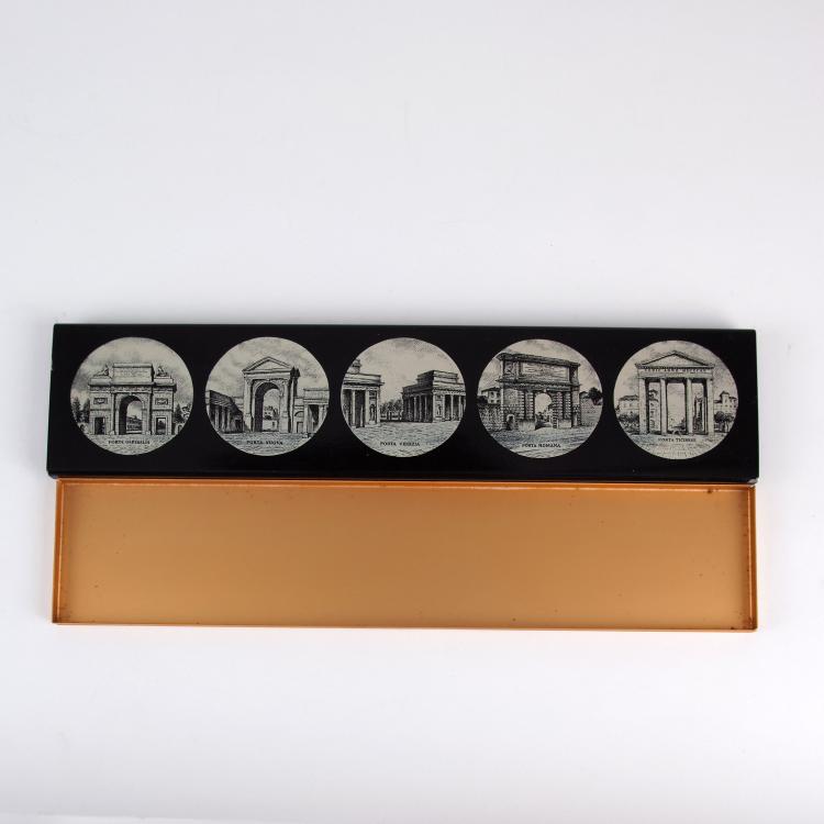 Bild 1 zu Objekt, 'Porte di Milano' cigarette case, 1960/70s, Piero Fornasetti, Fornasetti, Mailand, 119C 158