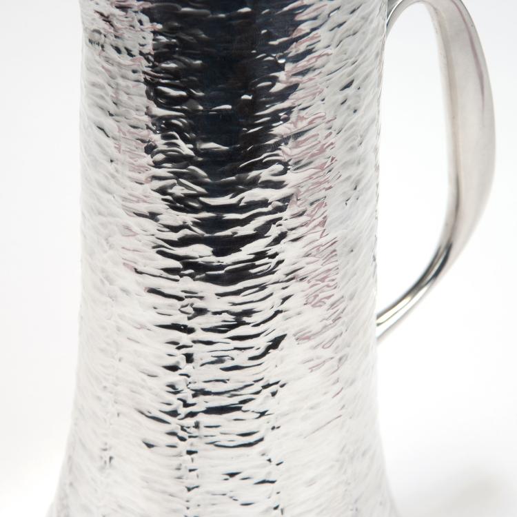 Bild 2 zu Objekt, 'TW 761' jug, 1962/63, Tapio Wirkkala, Kultakeskus Oy, H&auml;meenlinna, 119A 105
