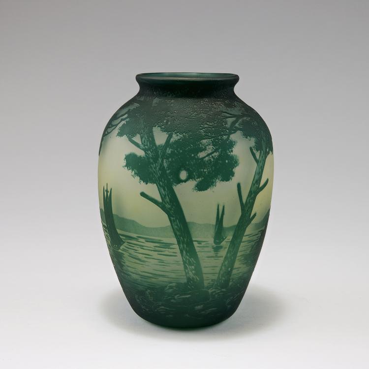Hauptbild zu Objekt, Vase with coastal landscape, c1925, L&ouml;tz Wwe., Klosterm&uuml;hle, 120 421