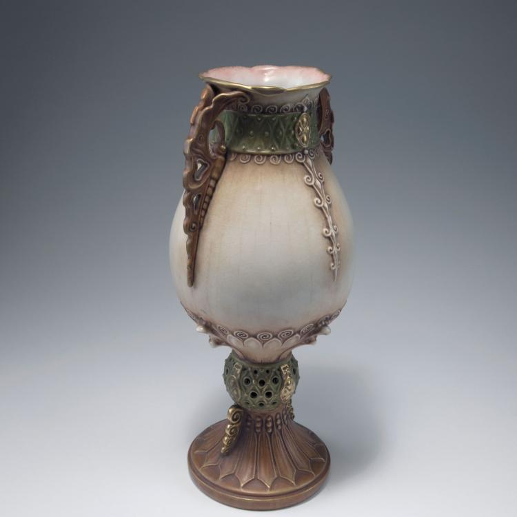 Bild 1 zu Objekt, Vase, c1906, Amphora-Werke Riessner & Kessel, Turn-Teplitz, 120 571