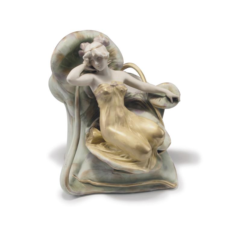 Hauptbild zu Objekt, Sitting girl, c1900, Amphora-Werke Riessner, Stellmacher & Kessel, Turn-Teplitz, 120 576