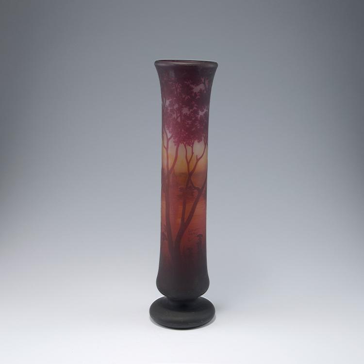 Bild 1 zu Objekt, Tall 'Paysage lacustre' vase, c1910, Daum Fr&egrave;res, Nancy, 120 76