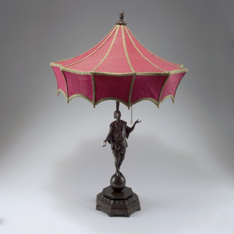 Hauptbild zu Objekt, 'Juggler', figurative table light, 1920s, Roland Paris, 120 461