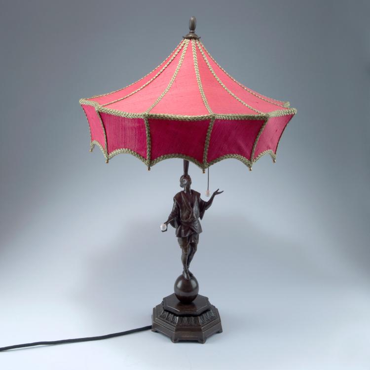 Bild 1 zu Objekt, 'Juggler', figurative table light, 1920s, Roland Paris, 120 461