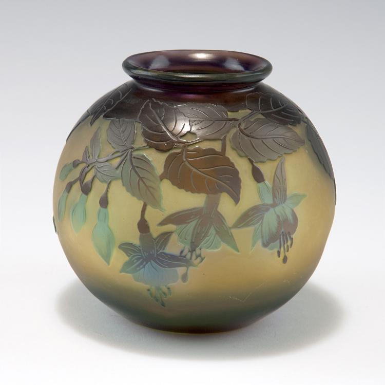 Bild 1 zu Objekt, 'Fuchsias' vase, 1920s, Gall&eacute;, Emile, Nancy, 120 259