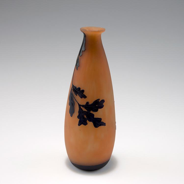 Bild 1 zu Objekt, 'Oak leaves' vase, c1925, Delatte, Andr&eacute;, Nancy, 120 123