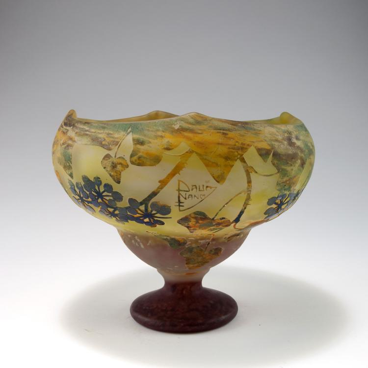 Bild 1 zu Objekt, 'Je meurs ou je m'attache' goblet, c1910, Daum Fr&egrave;res, Nancy, 120 80