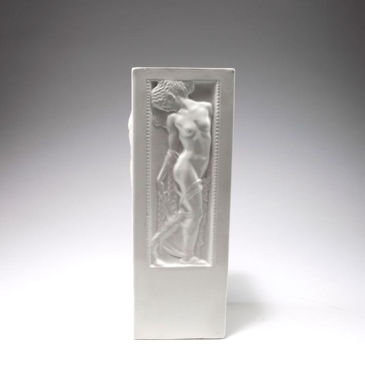 Bild 1 zu Objekt, 'Female Nude' vase, c1907, Michael Powolny, Wiener Keramik, 120 660