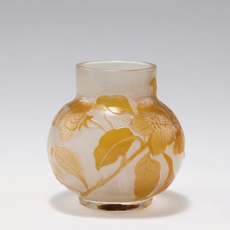 Hauptbild zu Objekt, 'Fleurs de pommier' vase, c1900, Gall&eacute;, Emile, Nancy, 120 151