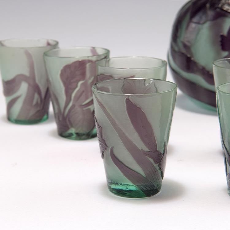 Bild 1 zu Objekt, 'Iris' liquor set, c1900, Gall&eacute;, Emile, Nancy, 120 157