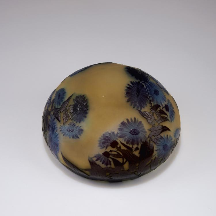 Hauptbild zu Objekt, 'Cin&eacute;raires' lamp shade, 1920s, Gall&eacute;, Emile, Nancy, 120 267