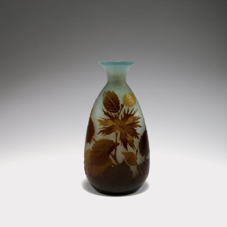 Hauptbild zu Objekt, 'Noisettiers' vase, 1920s, Gall&eacute;, Emile, Nancy, 120 273