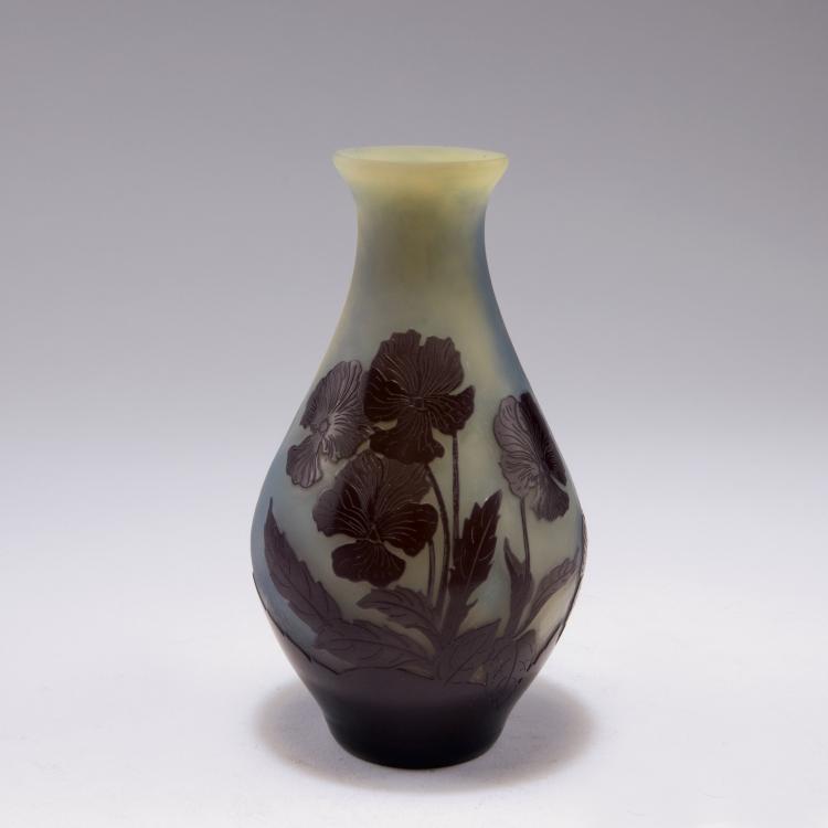 Hauptbild zu Objekt, 'Pens&eacute;es' vase, 1906-14, Gall&eacute;, Emile, Nancy, 120 233