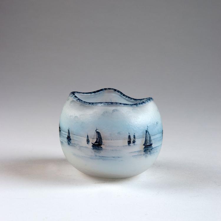 Bild 1 zu Objekt, 'Delft' vase, 1899, Daum Fr&egrave;res, Nancy, 120 26