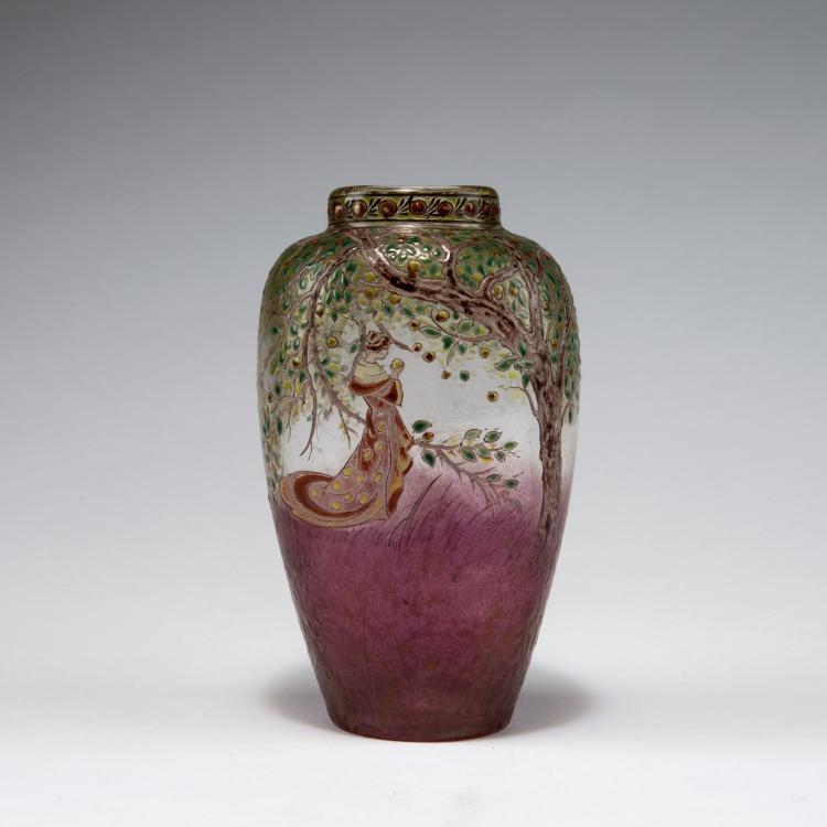 Hauptbild zu Objekt, Seltene Vase mit ostasiatischer Figur, nach einem Studienblatt von Louis Hestaux, 1885-90, Louis Hestaux, Gall&eacute;, Emile, Nancy, 120 143