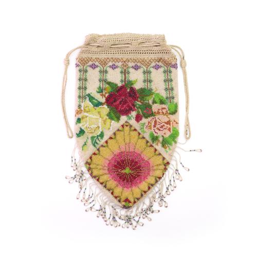 Perlbeutel mit Rosen, um 1920