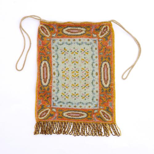 Perlbeutel mit Teppichmuster, um 1920