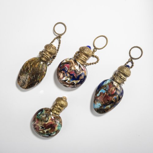 Vier Riechsalz-Fläschchen, um 1900
