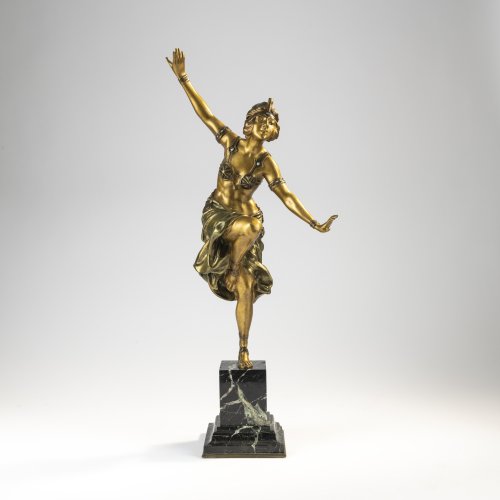 Tänzerin mit Federdiadem, um 1925