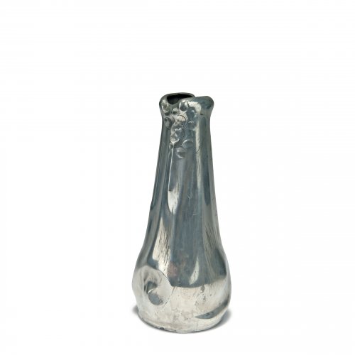 Vase mit Zweigen und Blattrispen, 1902/03
