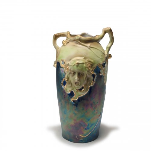 Henkelvase, um 1920