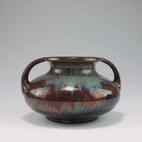 Henkelvase, um 1903
