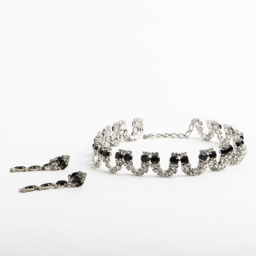 Necklace and pair of ear clips, c1960