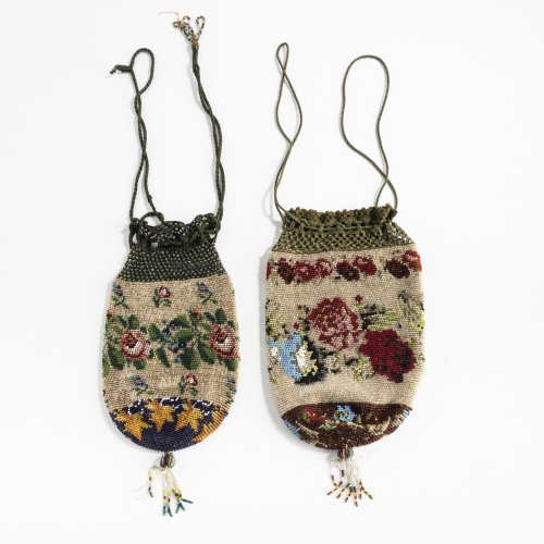 Zwei Perlbeutel mit Blumenbordüre, um 1900