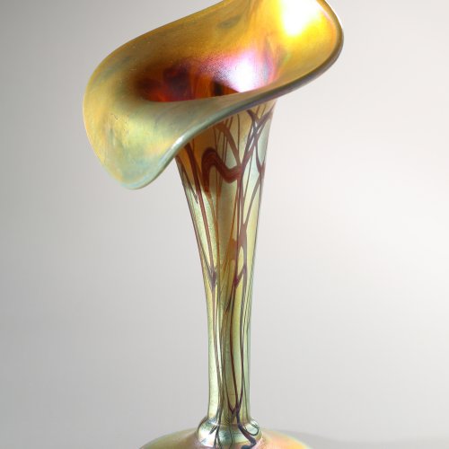 Louis C. Tiffany, Favrile flower cup, around 1904