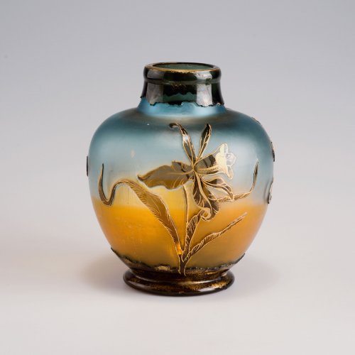 Vase mit Iris, um 1900