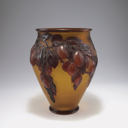 'Prunes' soufflé vase, 1920-25